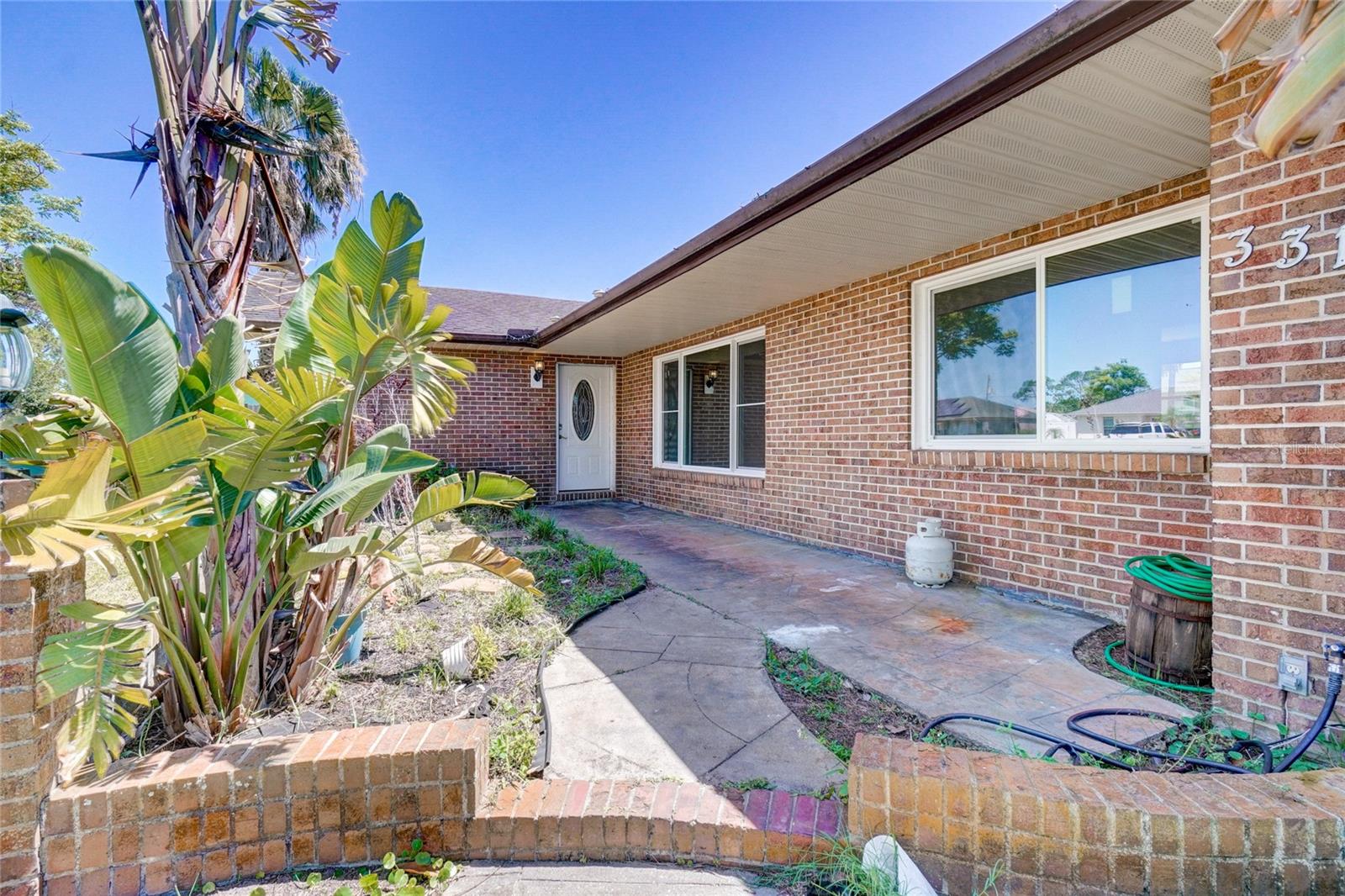 3310 ROYAL PALM DR