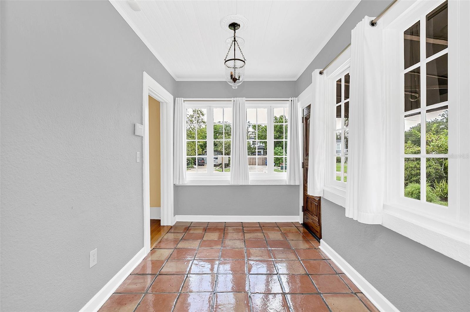 1425 CHESTNUT AVE.