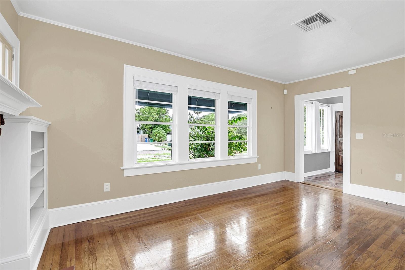 1425 CHESTNUT AVE.