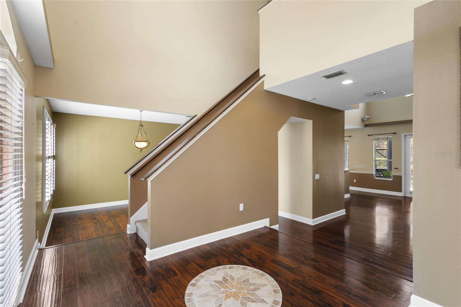 428 COURTLEA OAKS BLVD