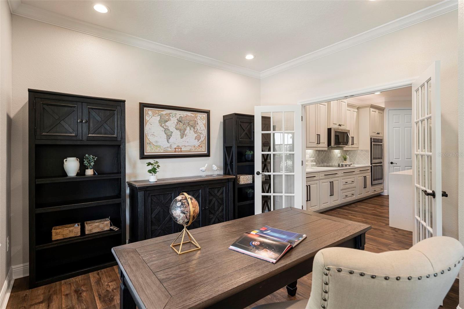 8728 LOOKOUT POINTE DR