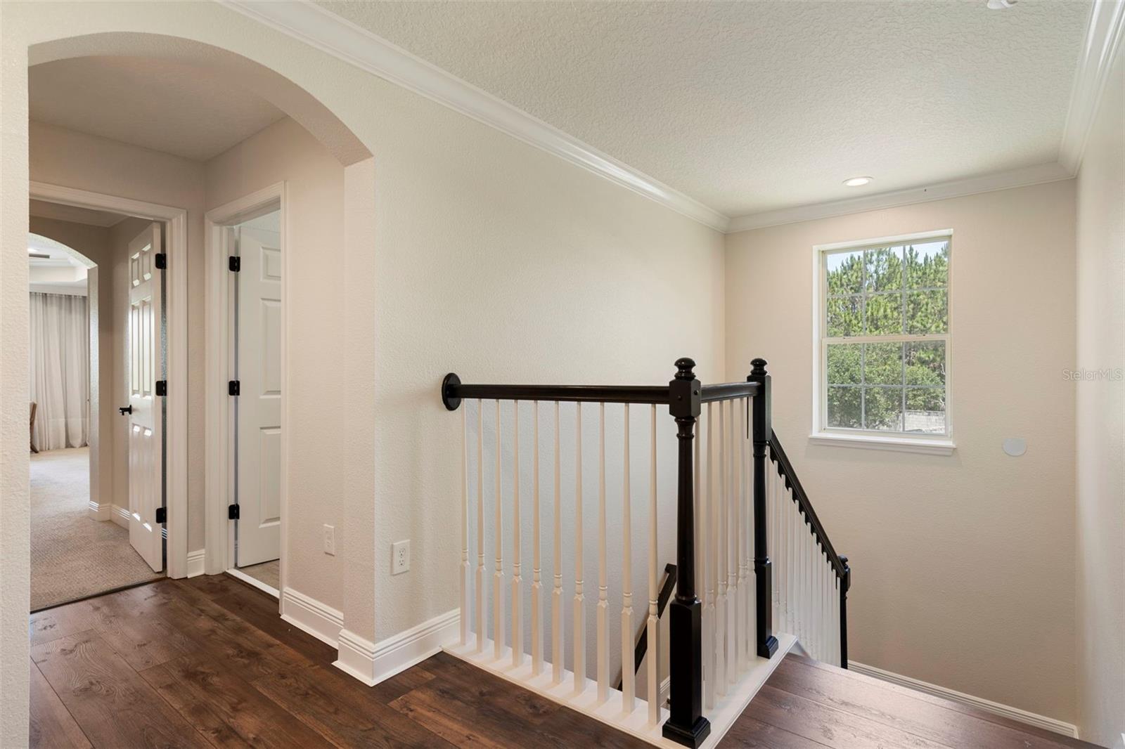 8728 LOOKOUT POINTE DR