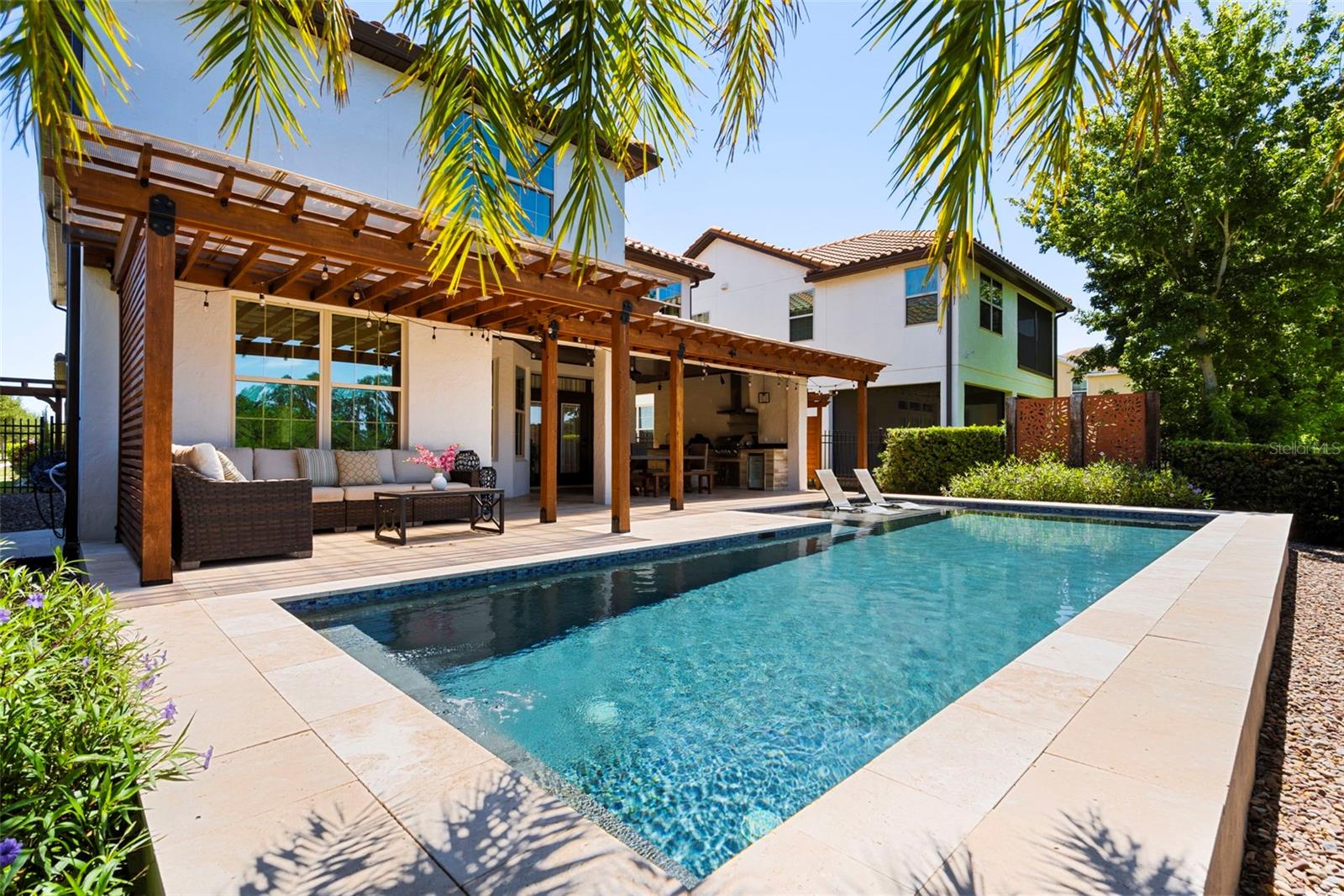 8728 LOOKOUT POINTE DR