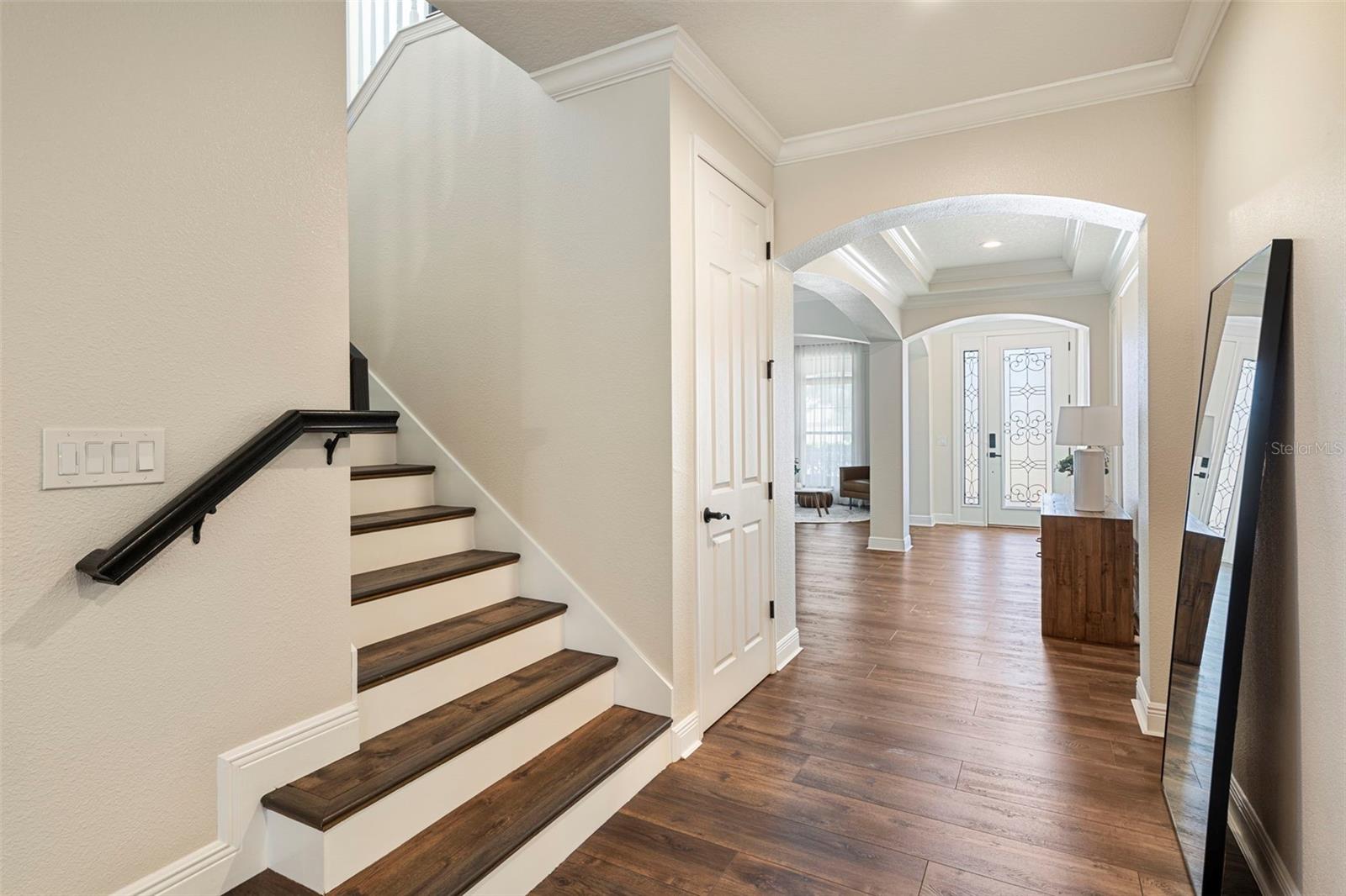 8728 LOOKOUT POINTE DR