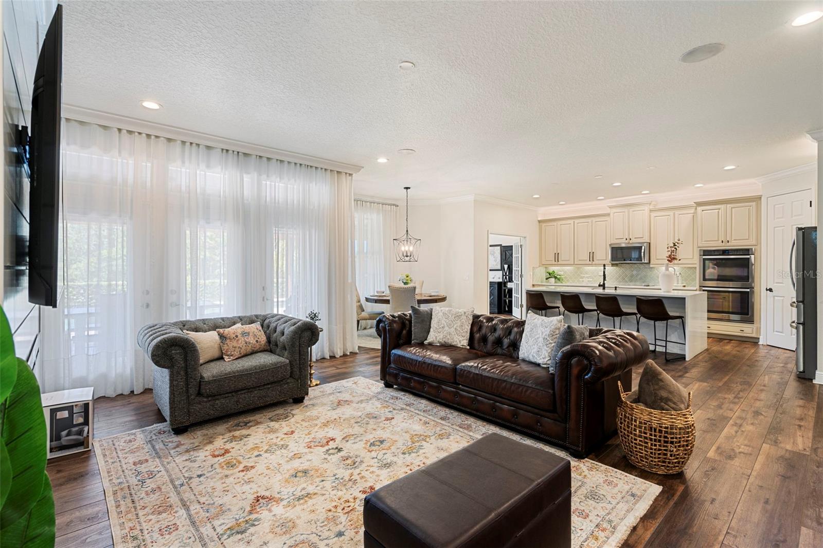 8728 LOOKOUT POINTE DR