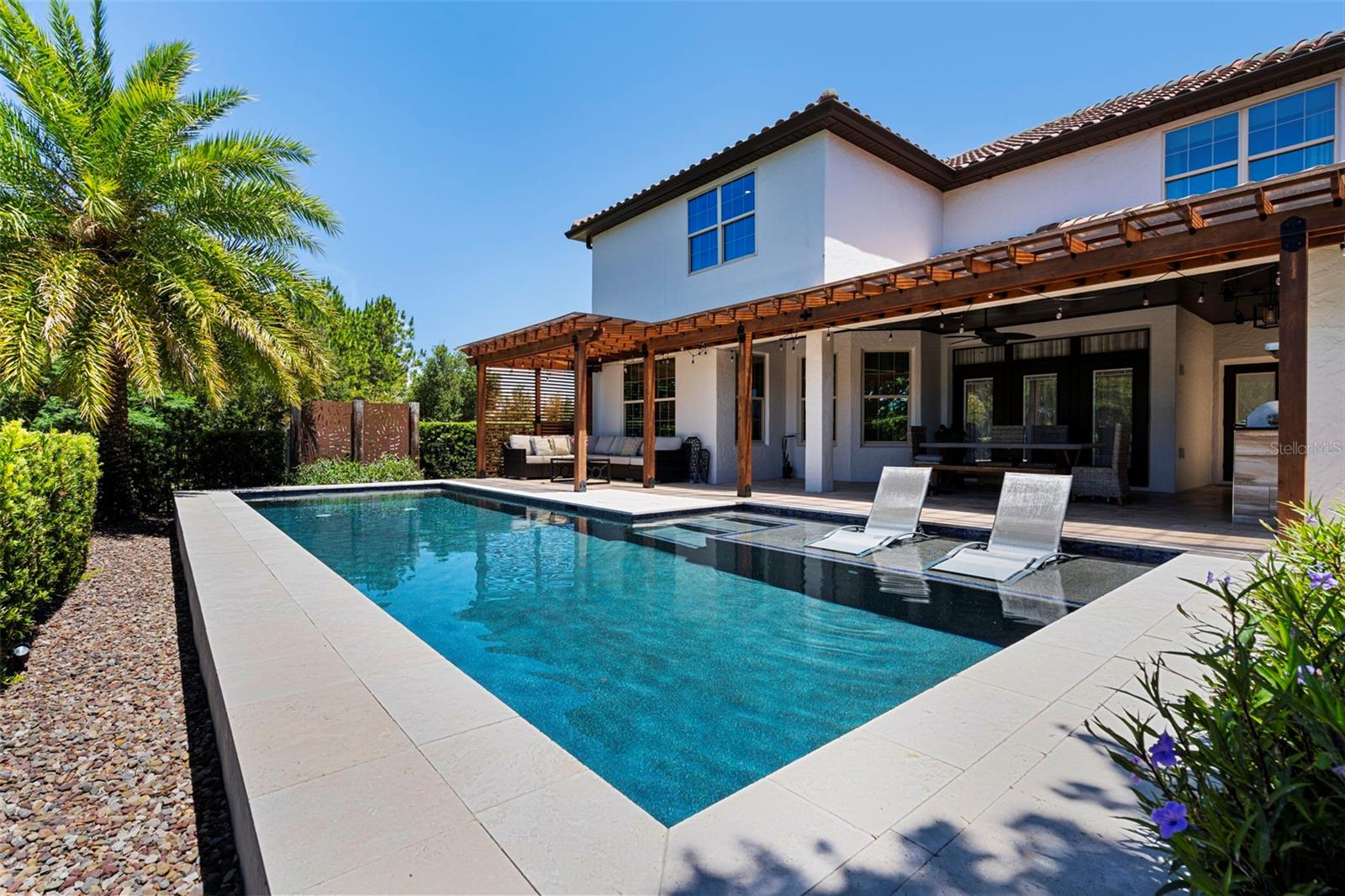 8728 LOOKOUT POINTE DR