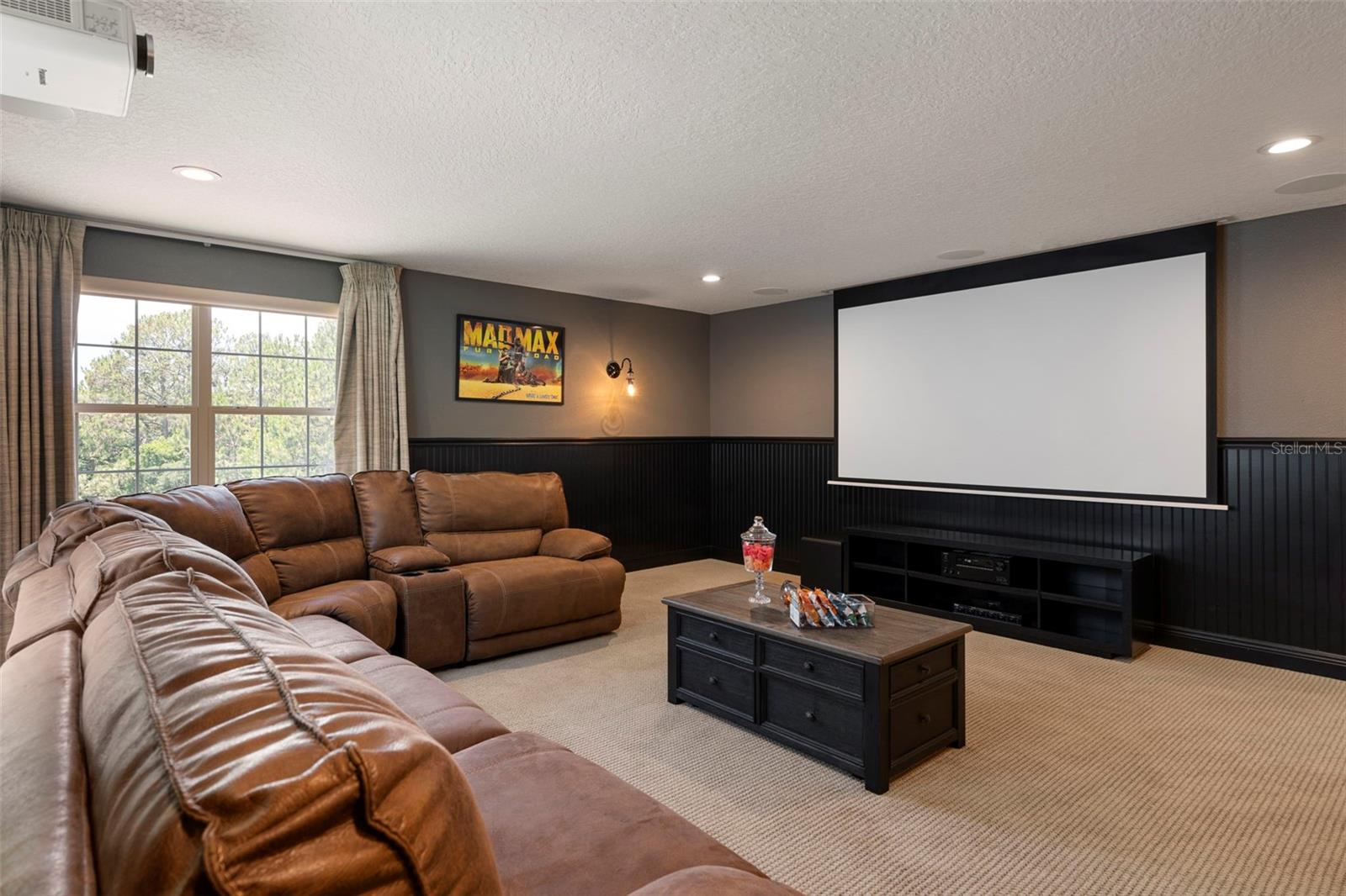 8728 LOOKOUT POINTE DR