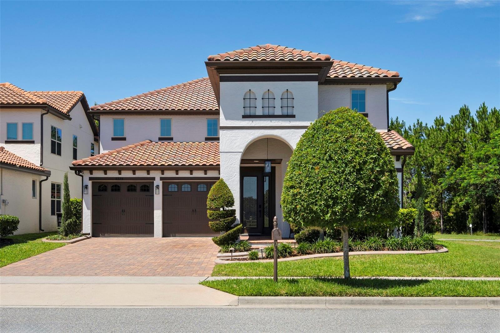 8728 LOOKOUT POINTE DR