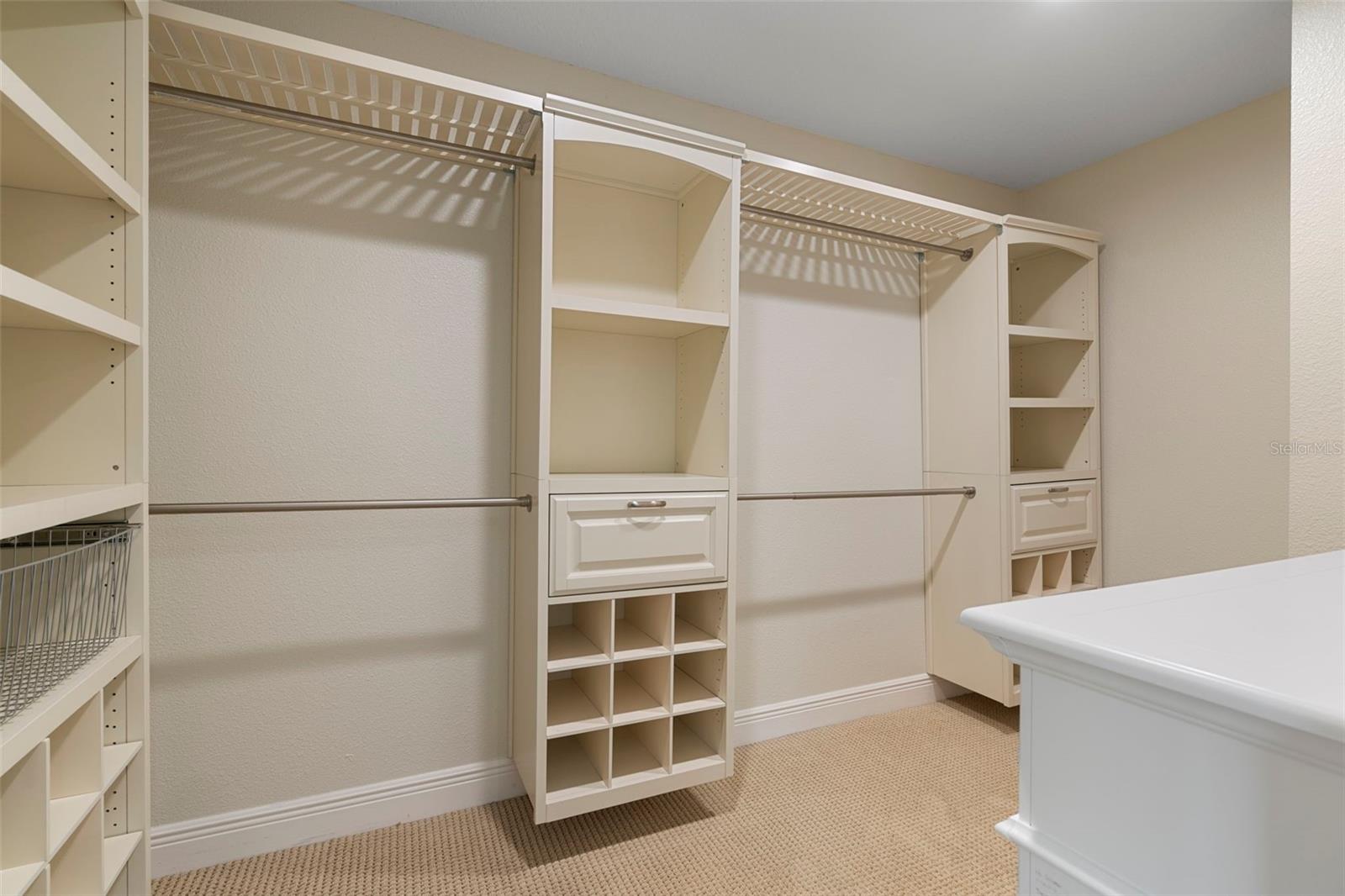 8728 LOOKOUT POINTE DR