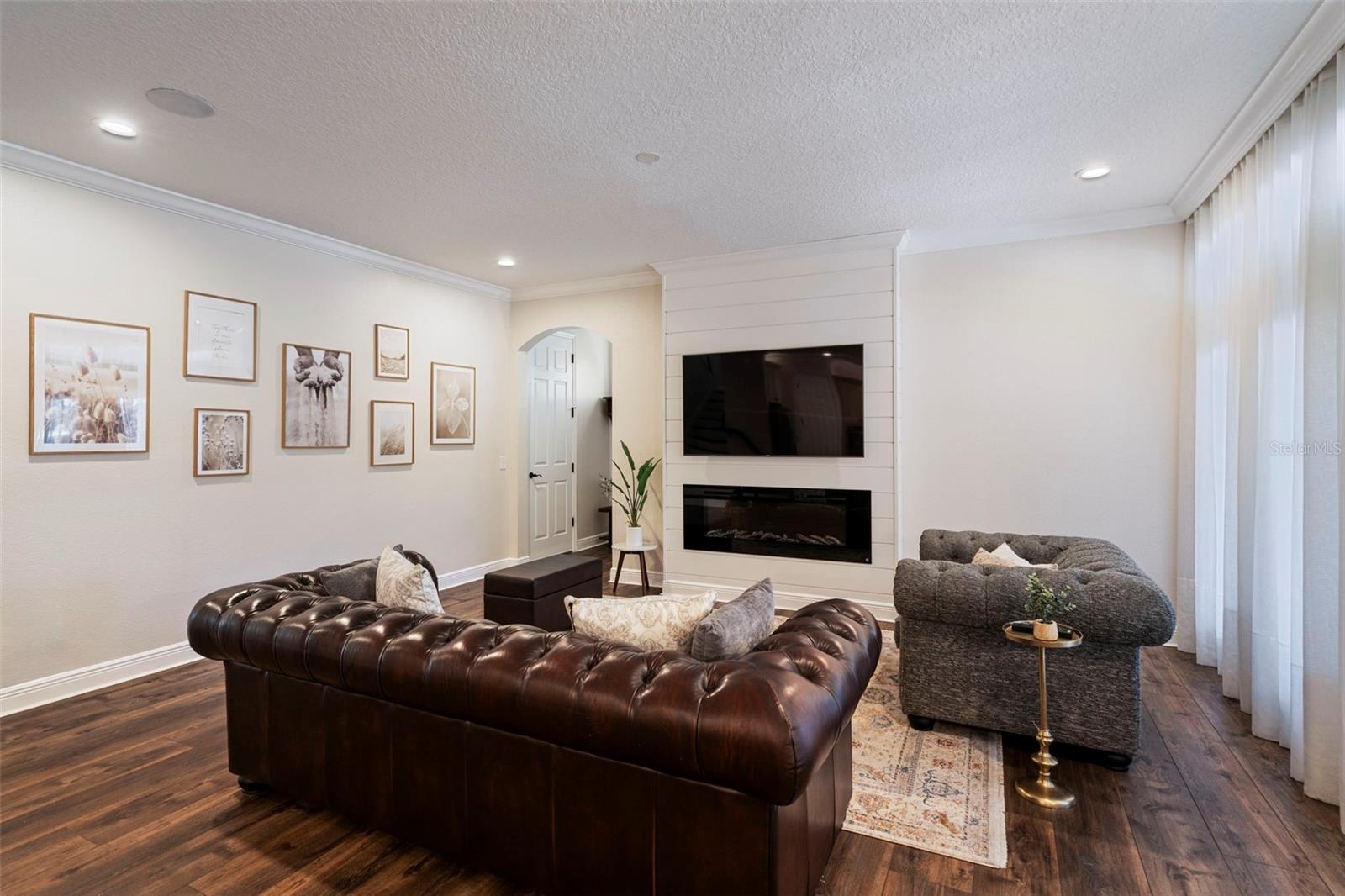 8728 LOOKOUT POINTE DR