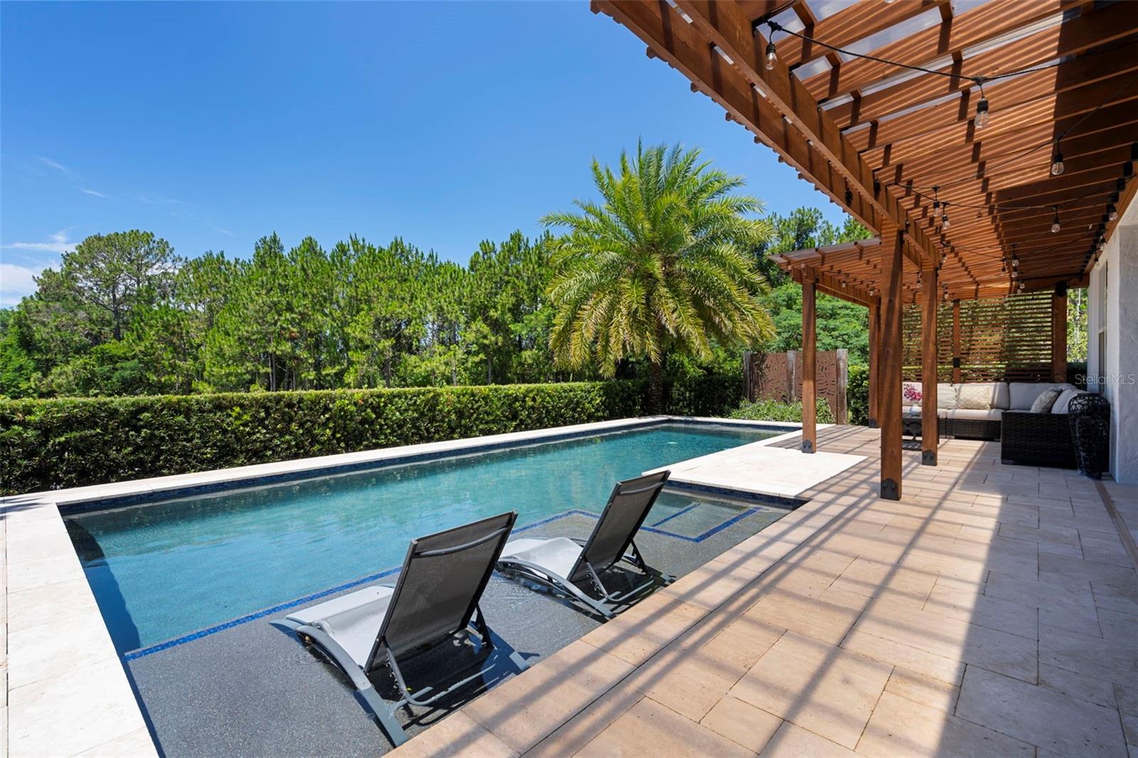 8728 LOOKOUT POINTE DR