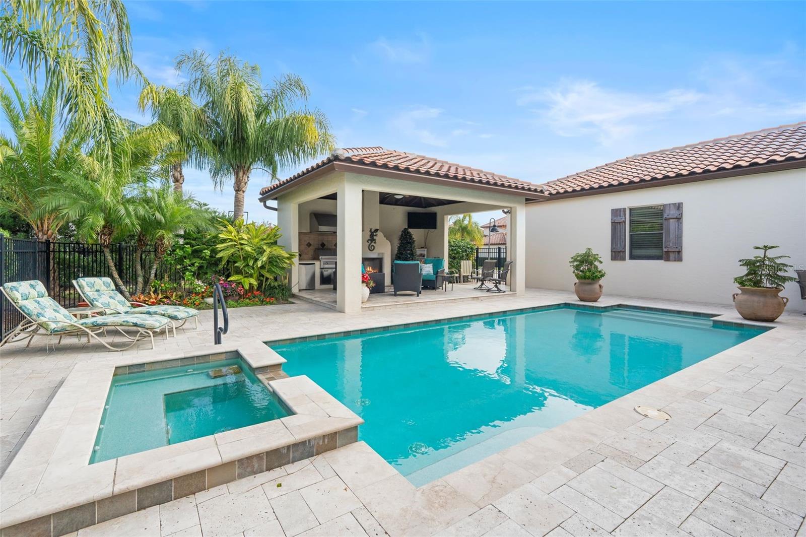 11748 WATERSTONE LOOP DR