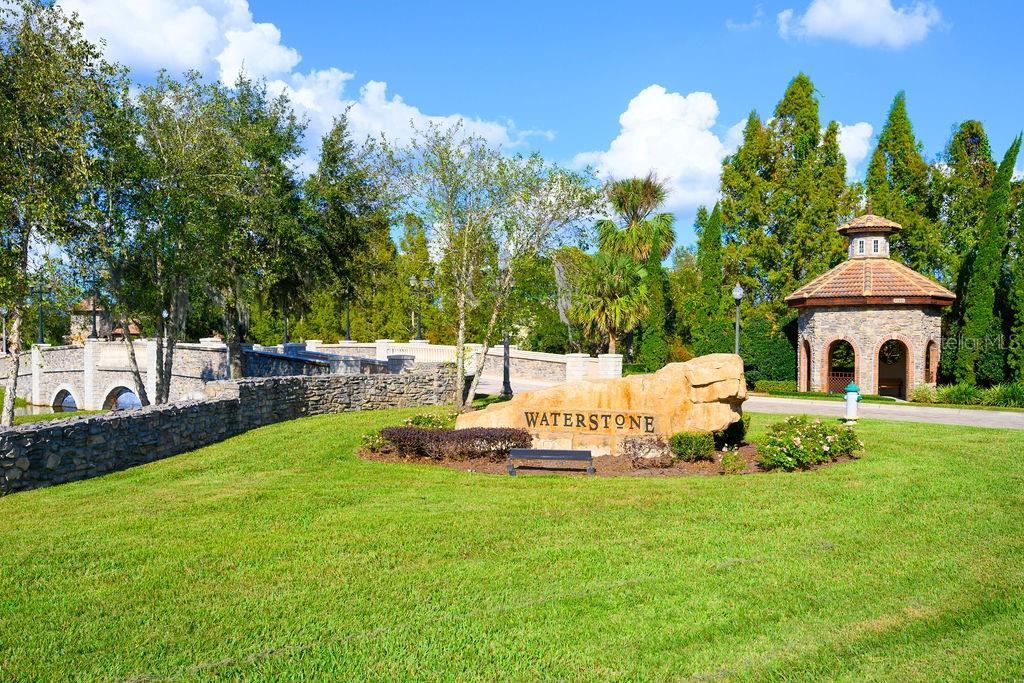 11748 WATERSTONE LOOP DR