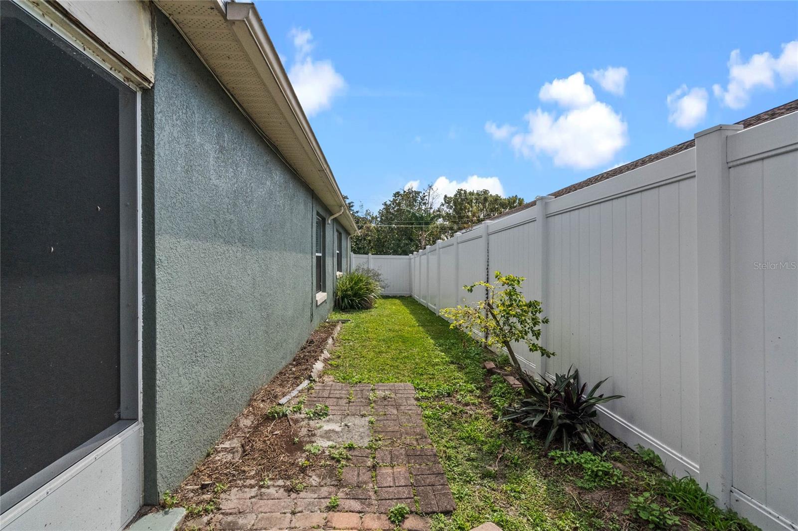 8519 RAINBOW AVE