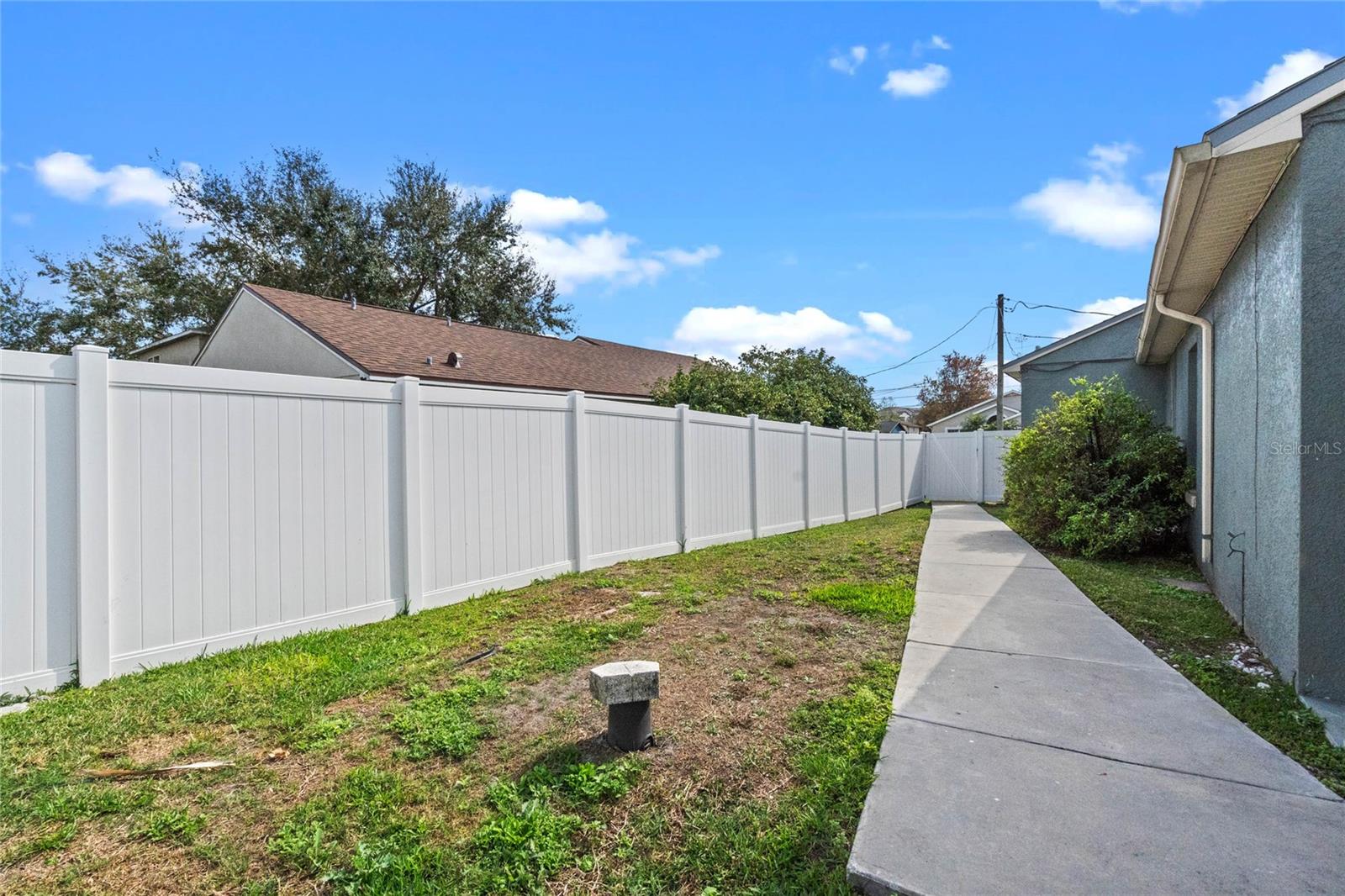 8519 RAINBOW AVE