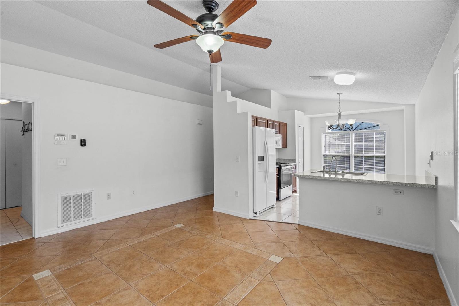 8519 RAINBOW AVE