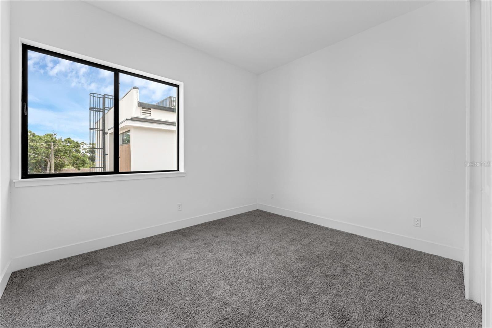 56 W HARDING ST