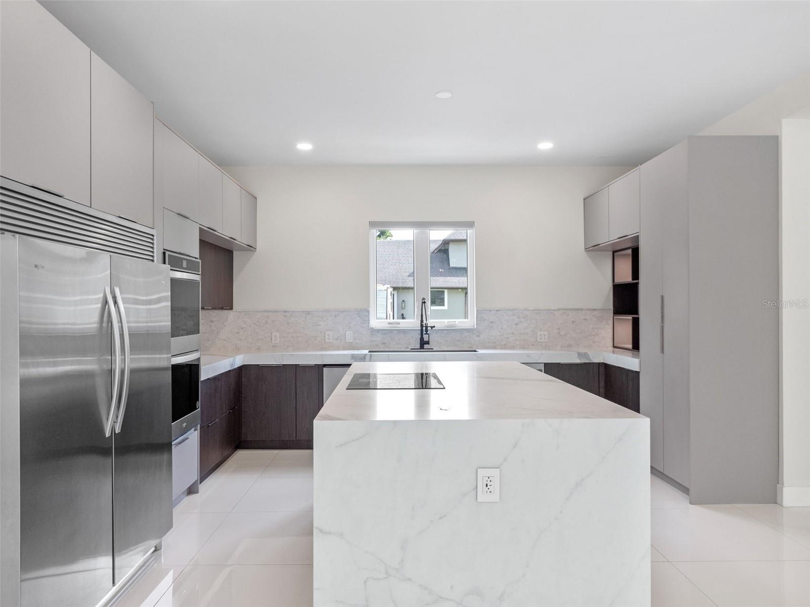 1371 LYNDALE BLVD