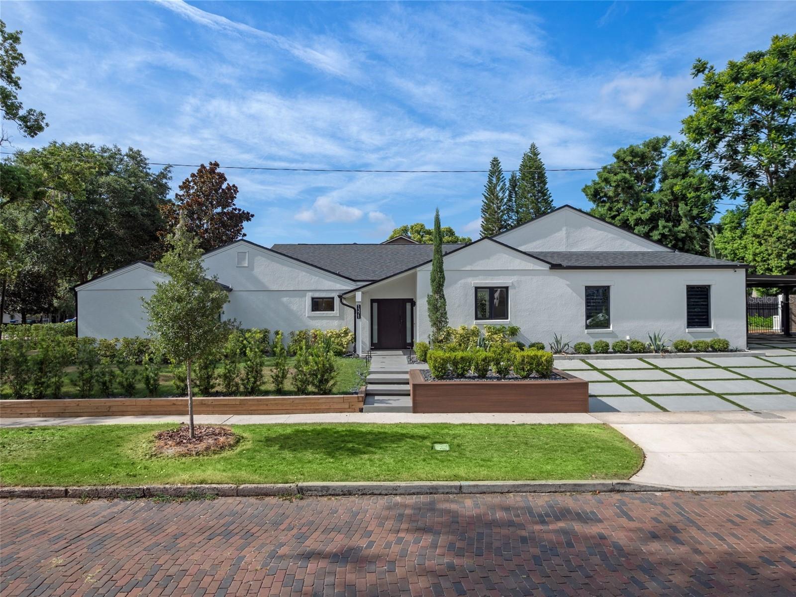 1371 LYNDALE BLVD