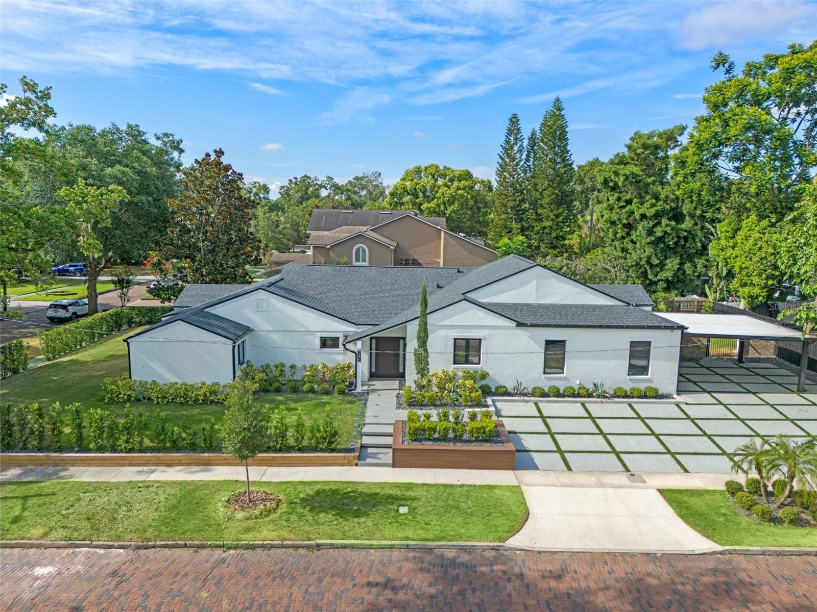 1371 LYNDALE BLVD