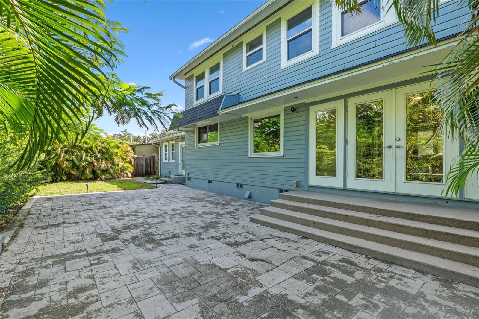 920 S MILLS AVE