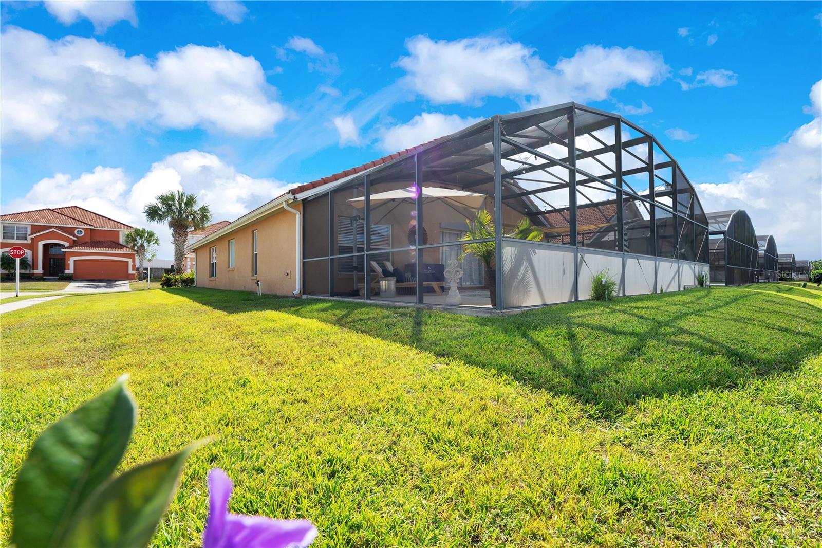 413 PALOMA DR