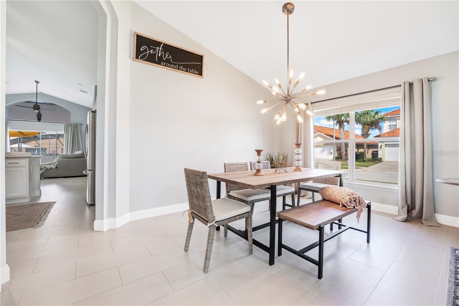 413 PALOMA DR