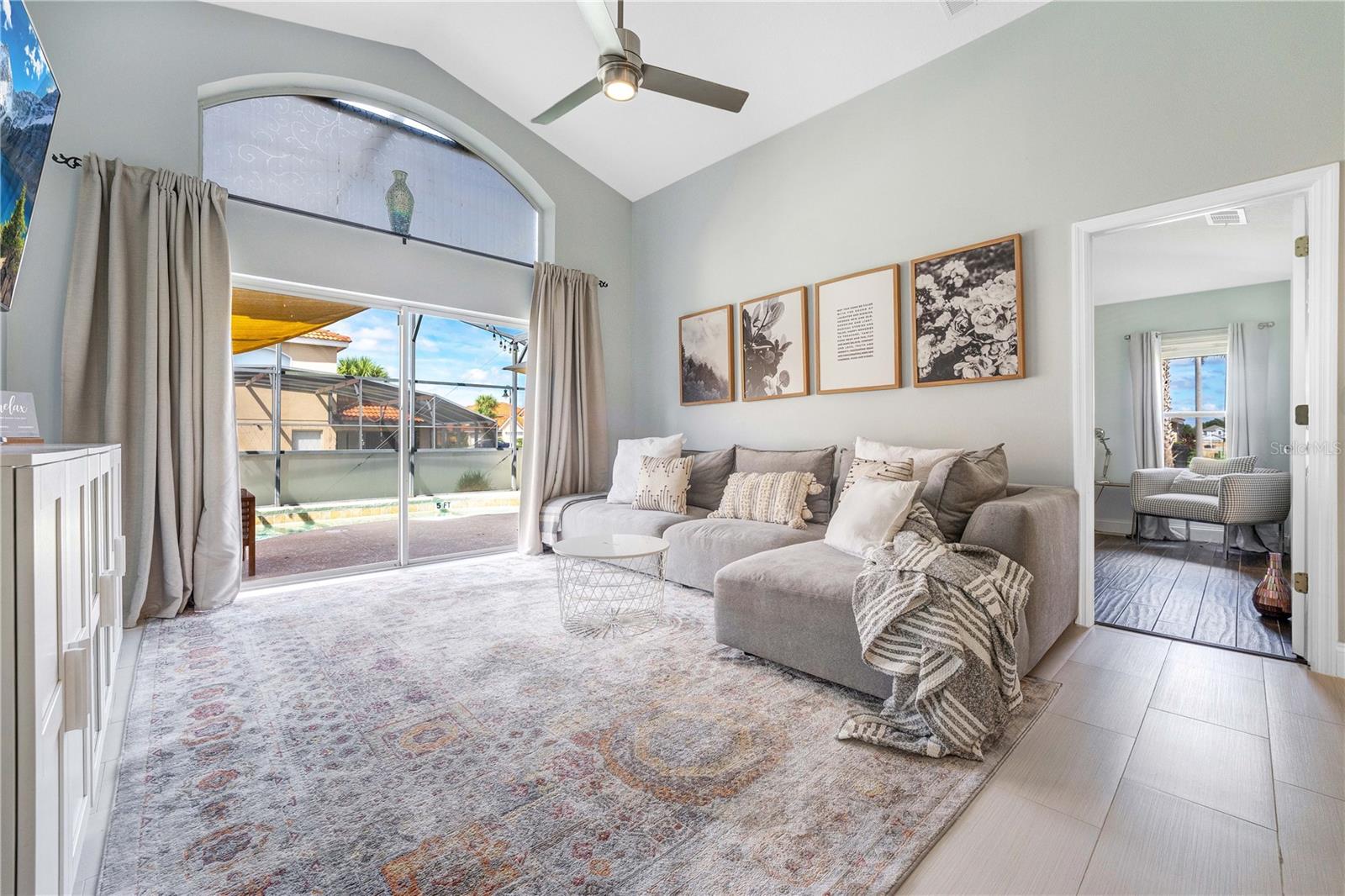 413 PALOMA DR