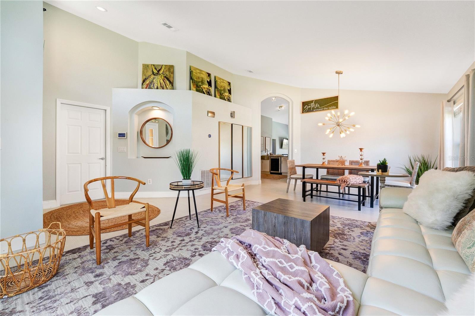 413 PALOMA DR