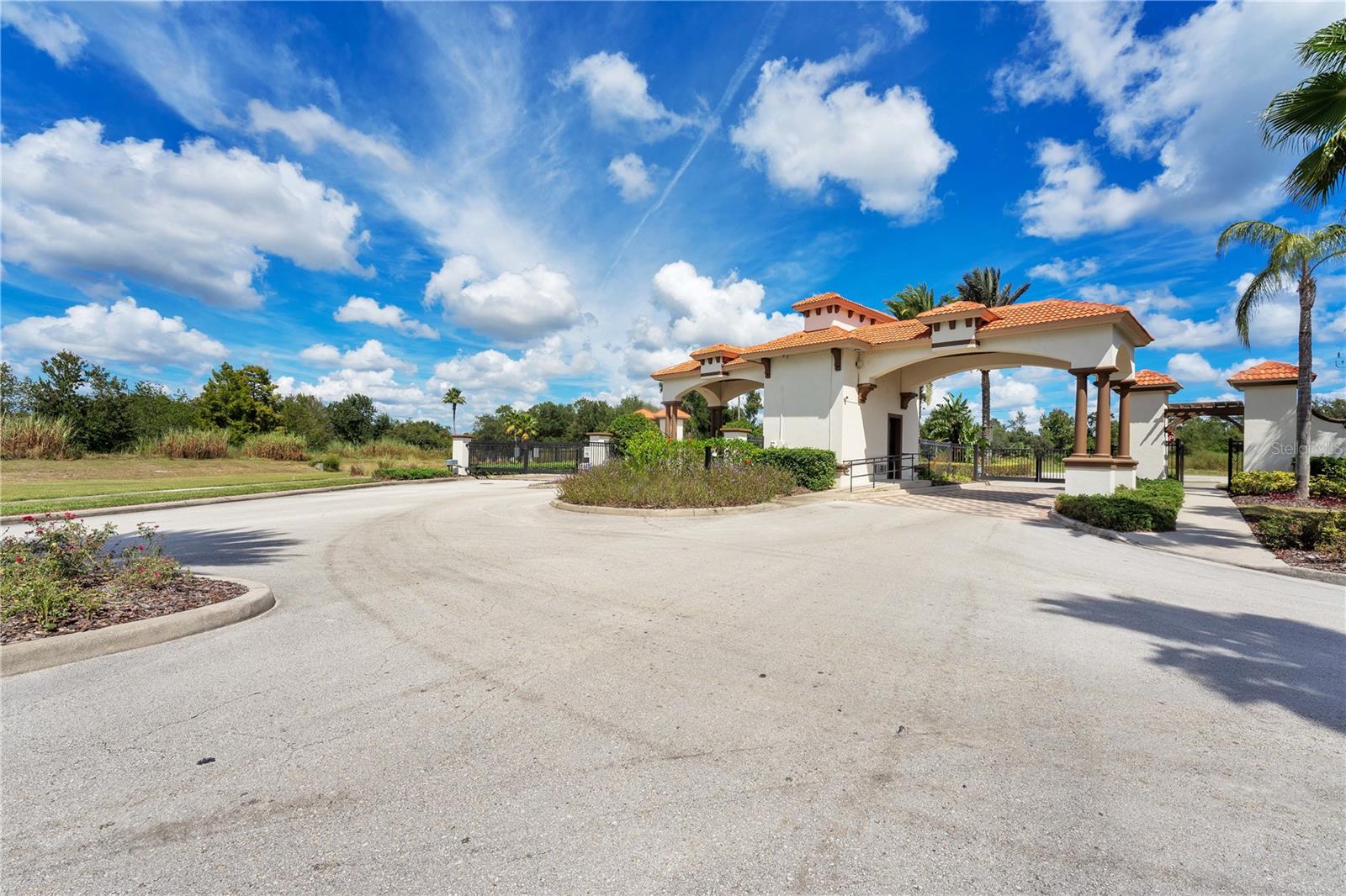 413 PALOMA DR