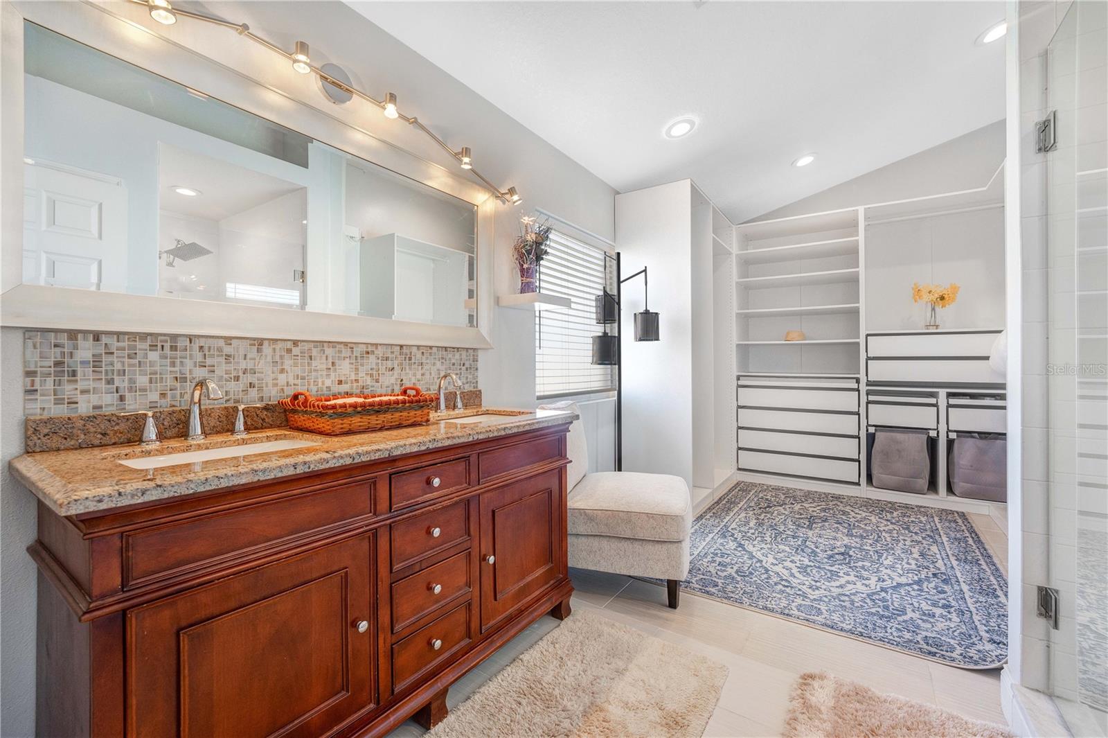 413 PALOMA DR