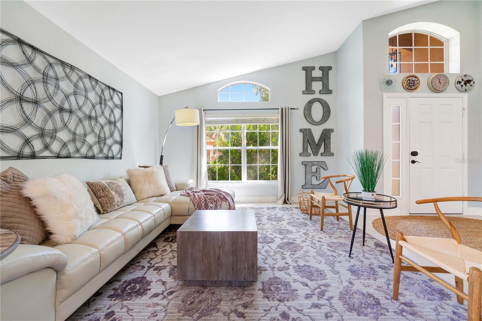 413 PALOMA DR