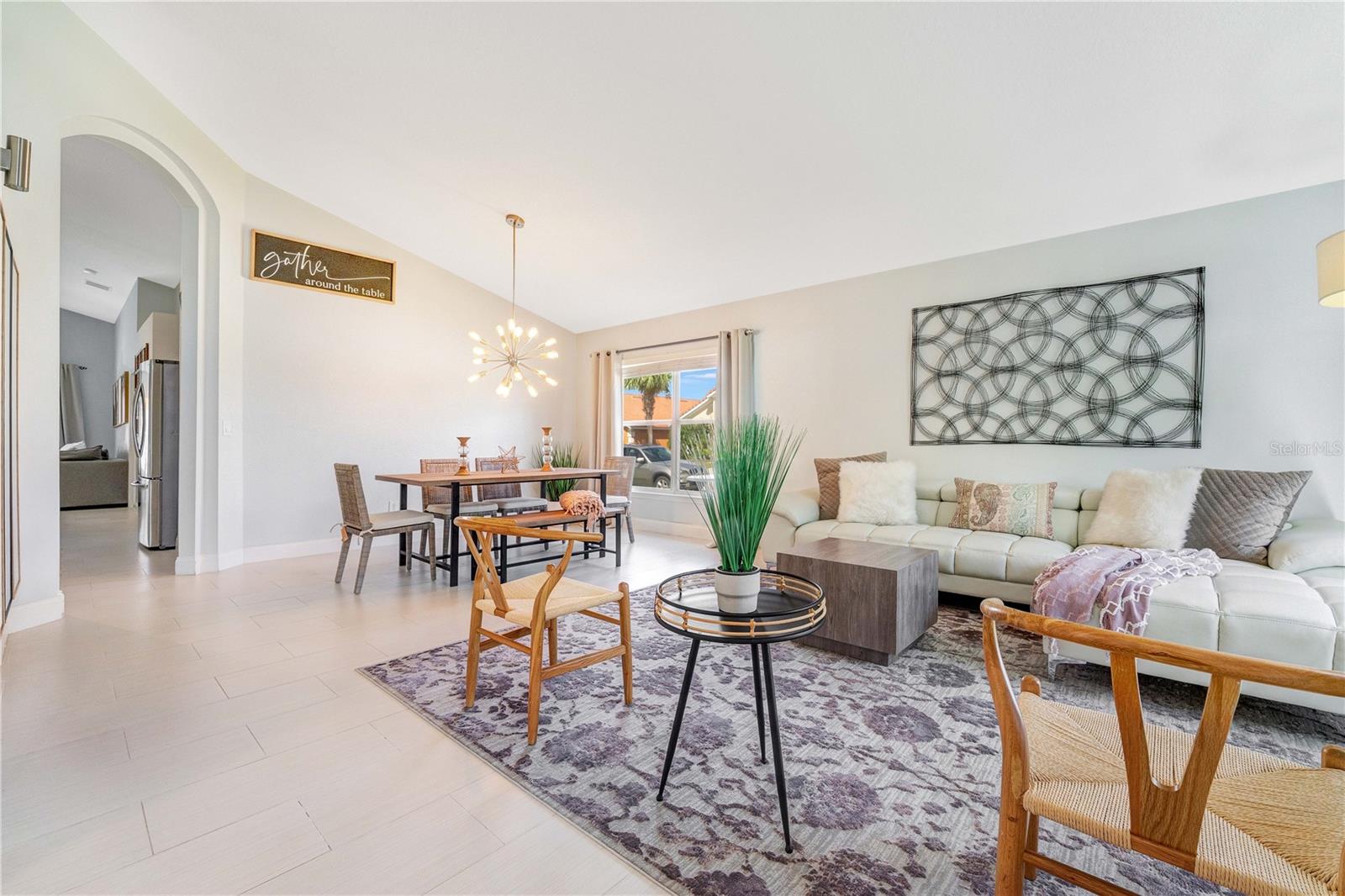 413 PALOMA DR