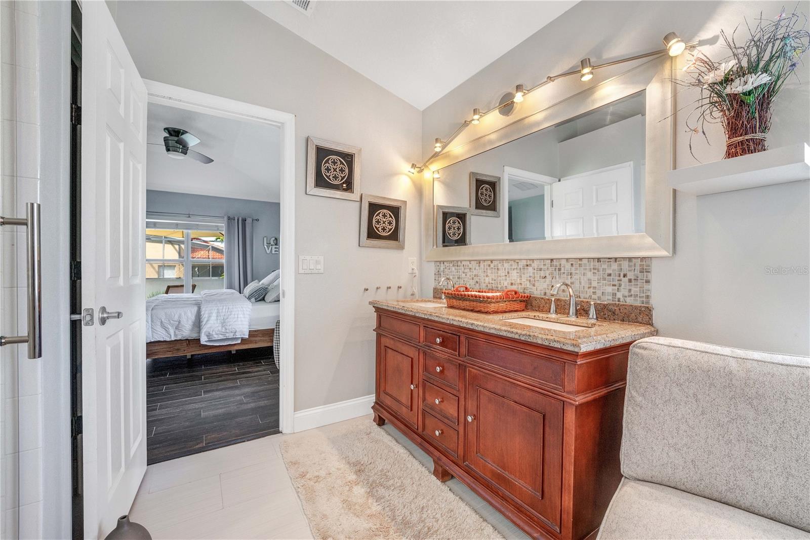 413 PALOMA DR