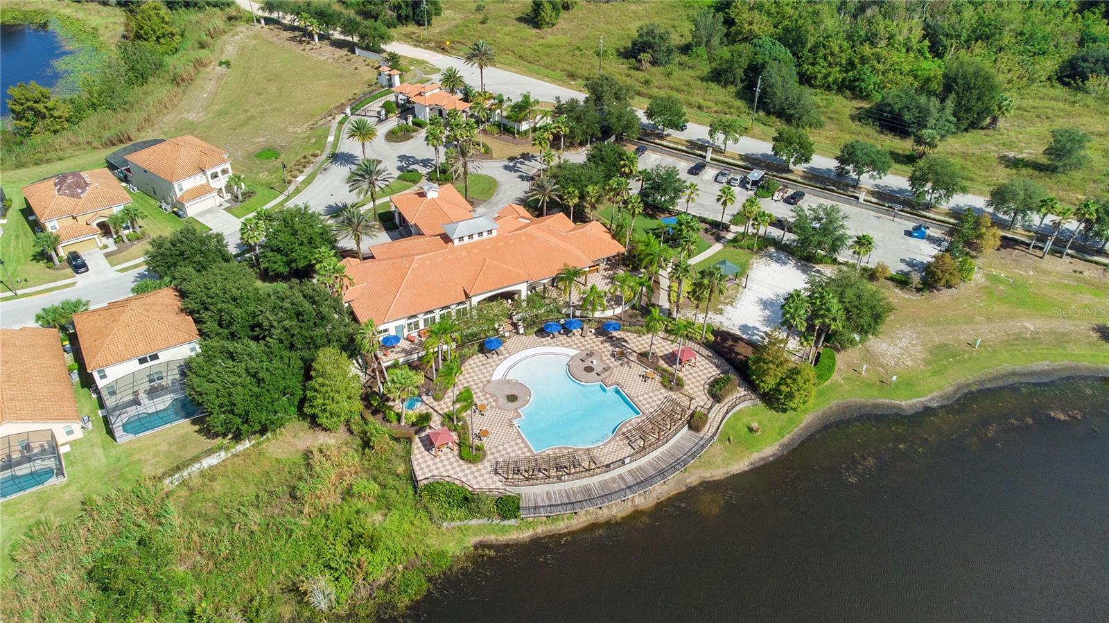 413 PALOMA DR