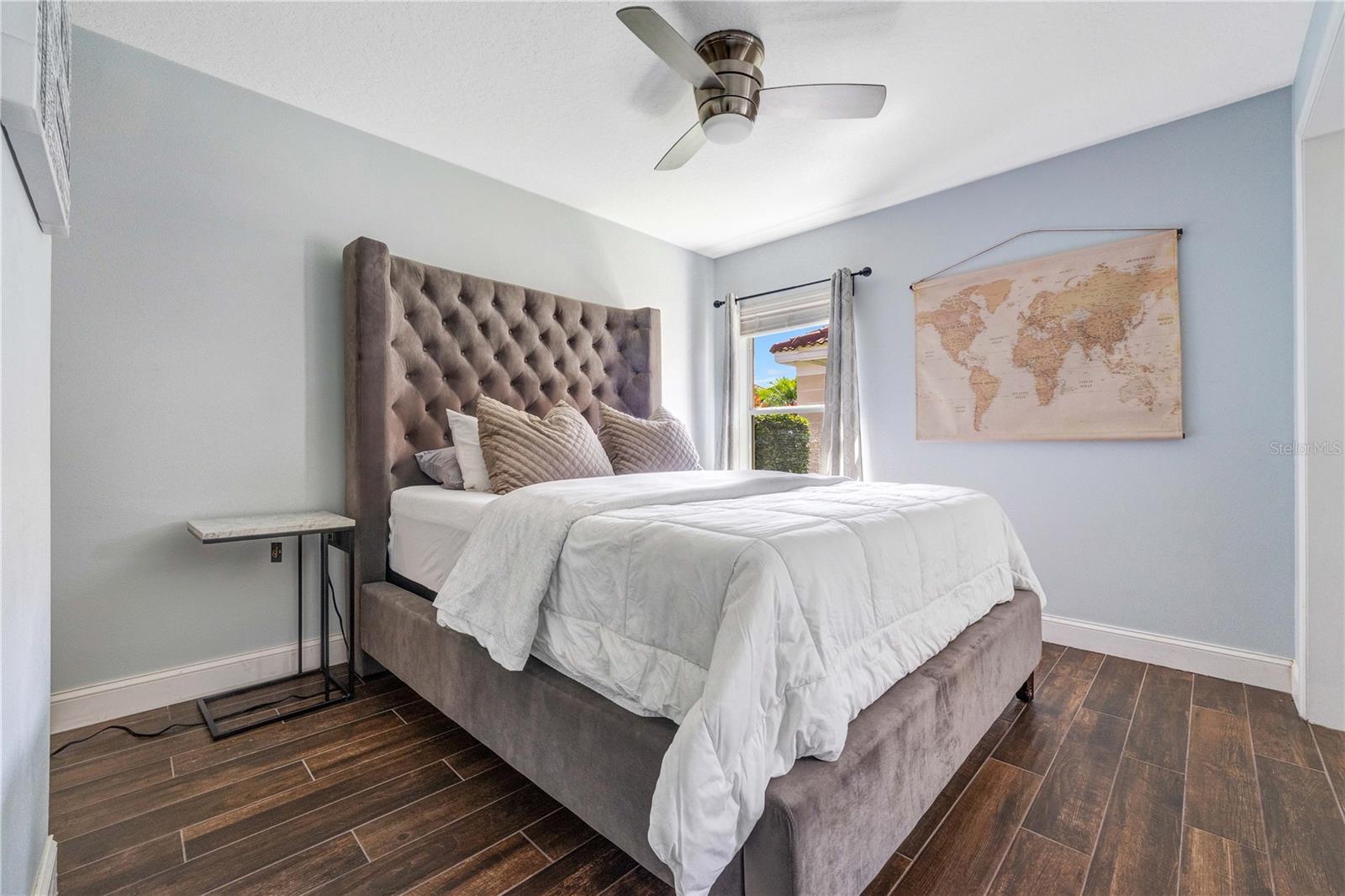 413 PALOMA DR