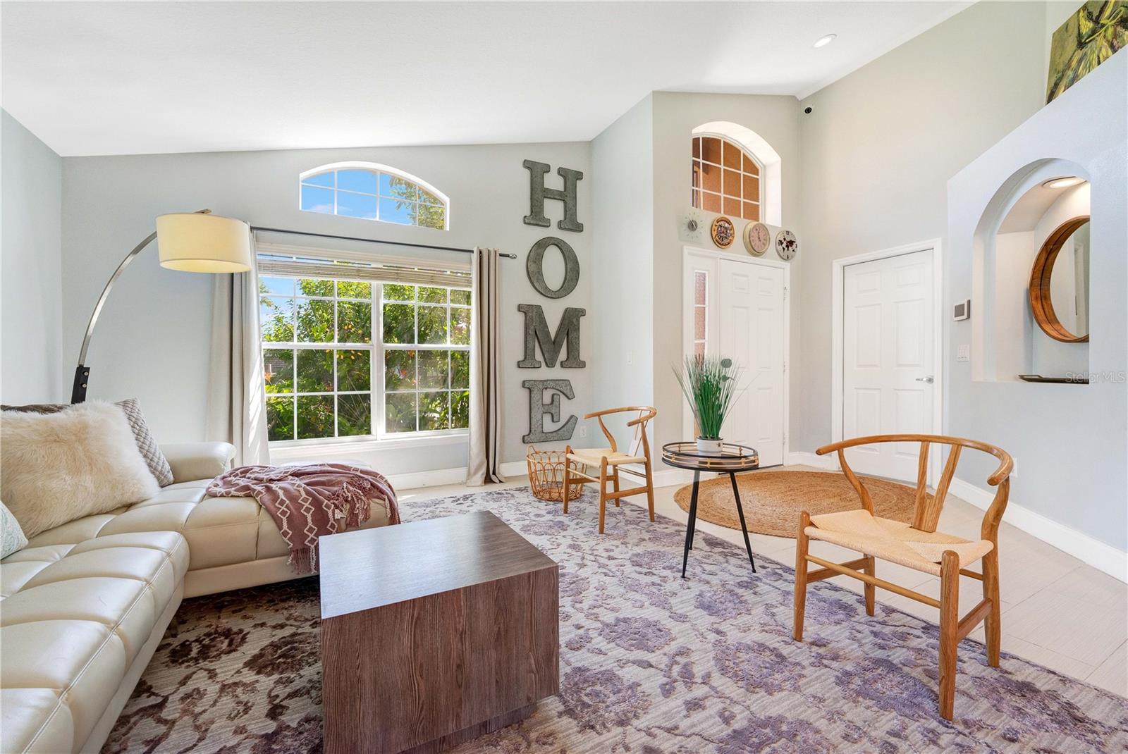413 PALOMA DR