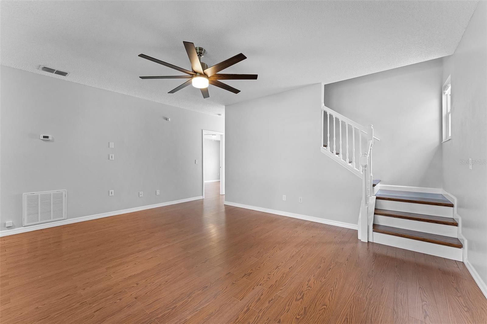 2233 WOODS EDGE CIR