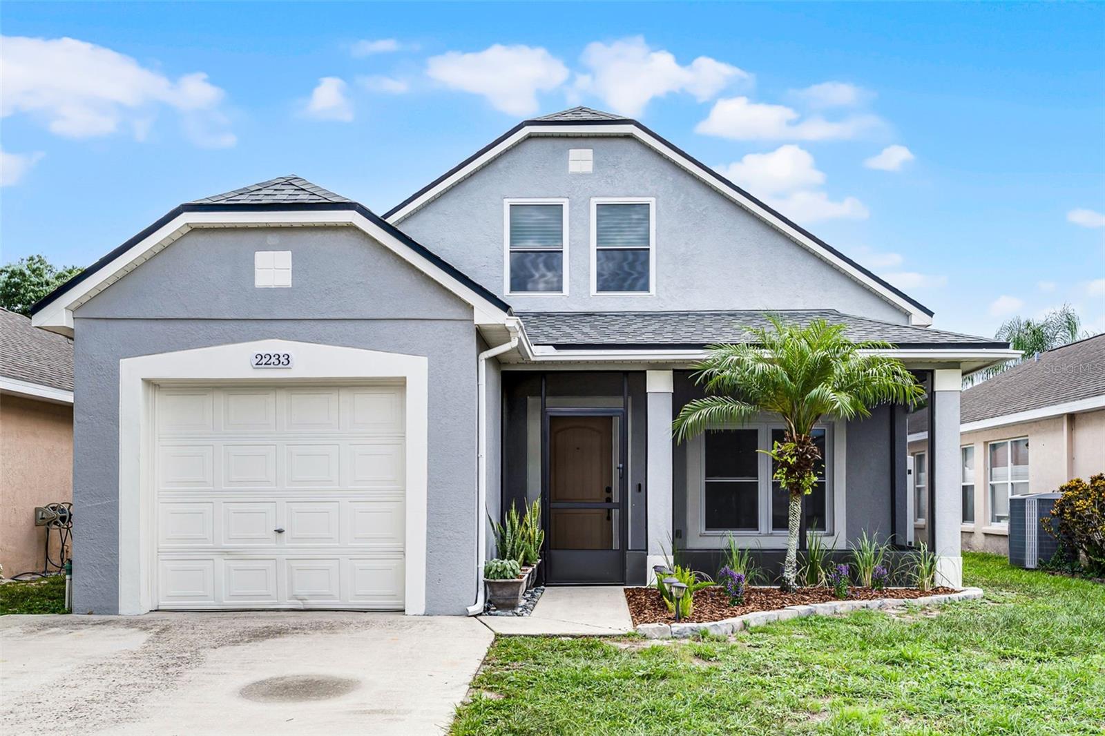 2233 WOODS EDGE CIR