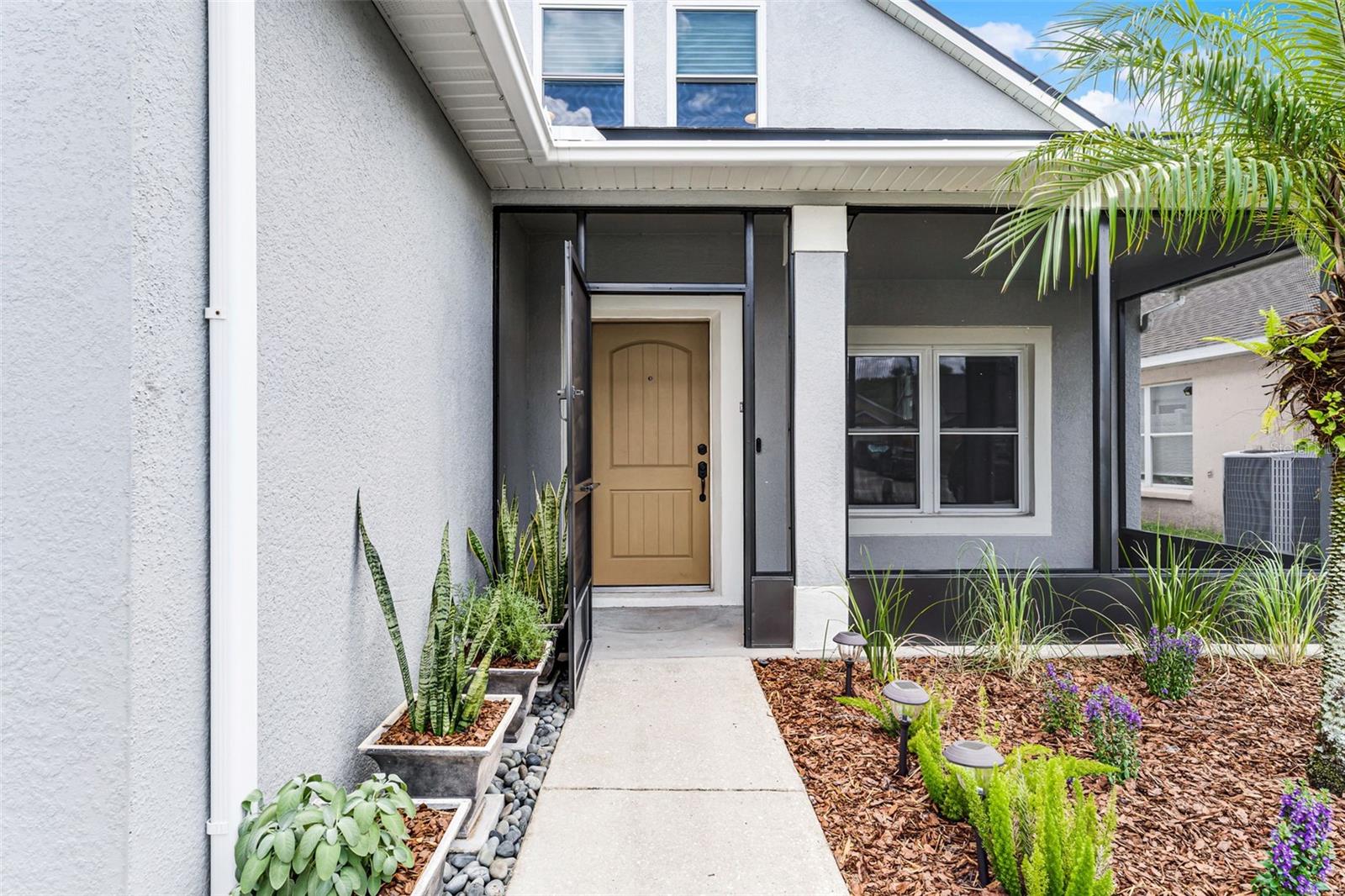 2233 WOODS EDGE CIR