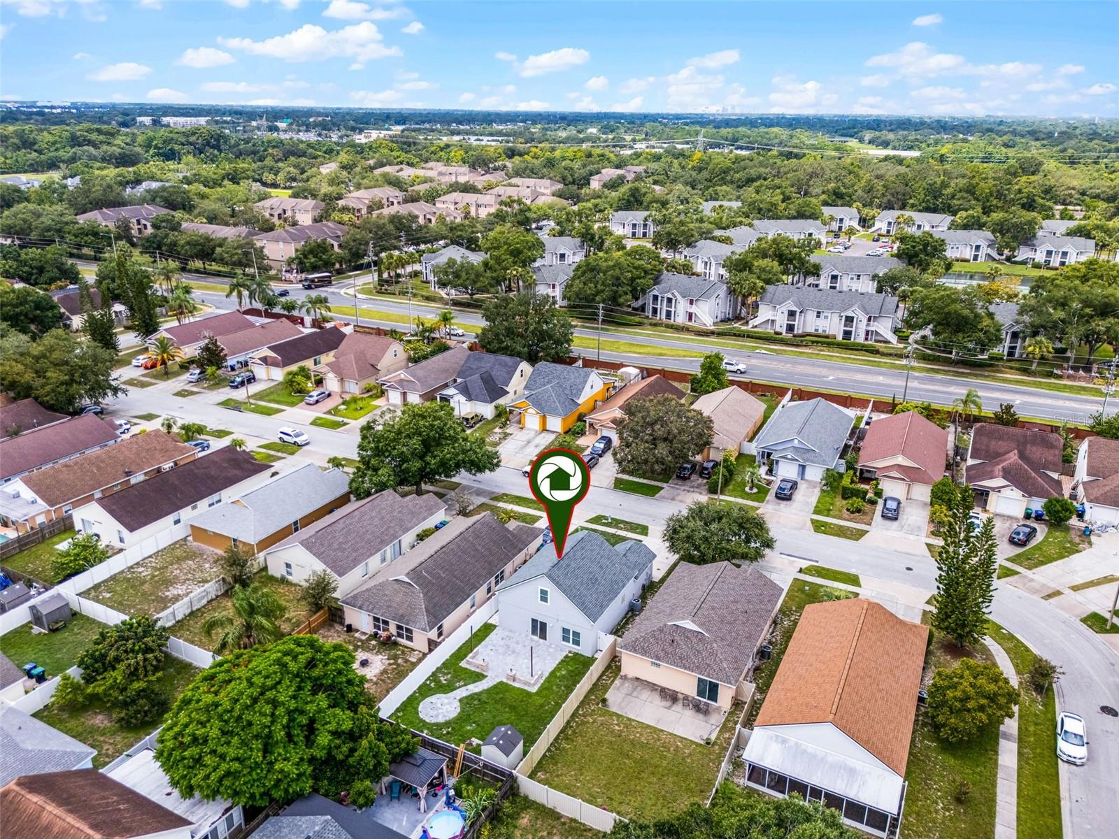 2233 WOODS EDGE CIR