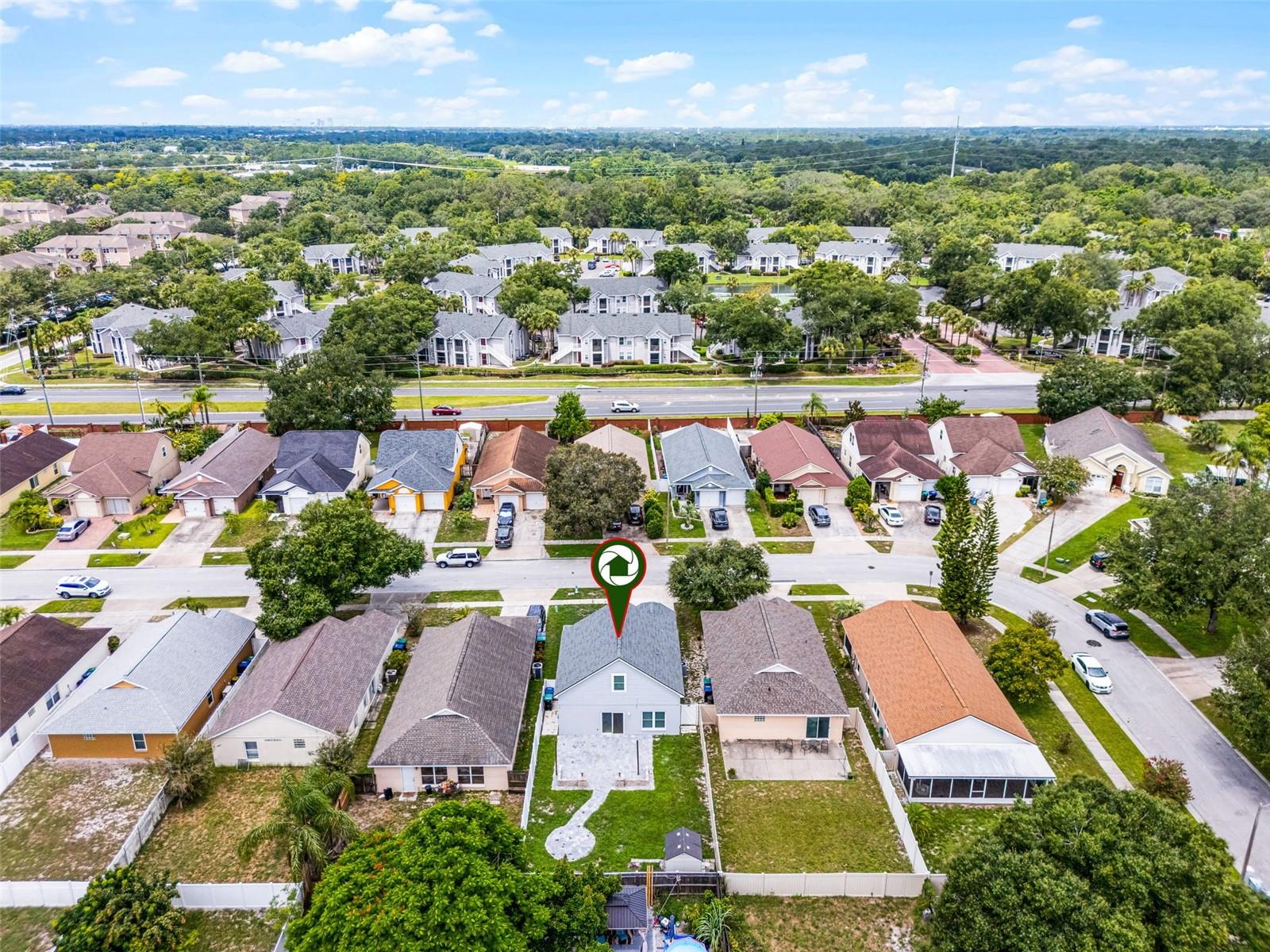 2233 WOODS EDGE CIR