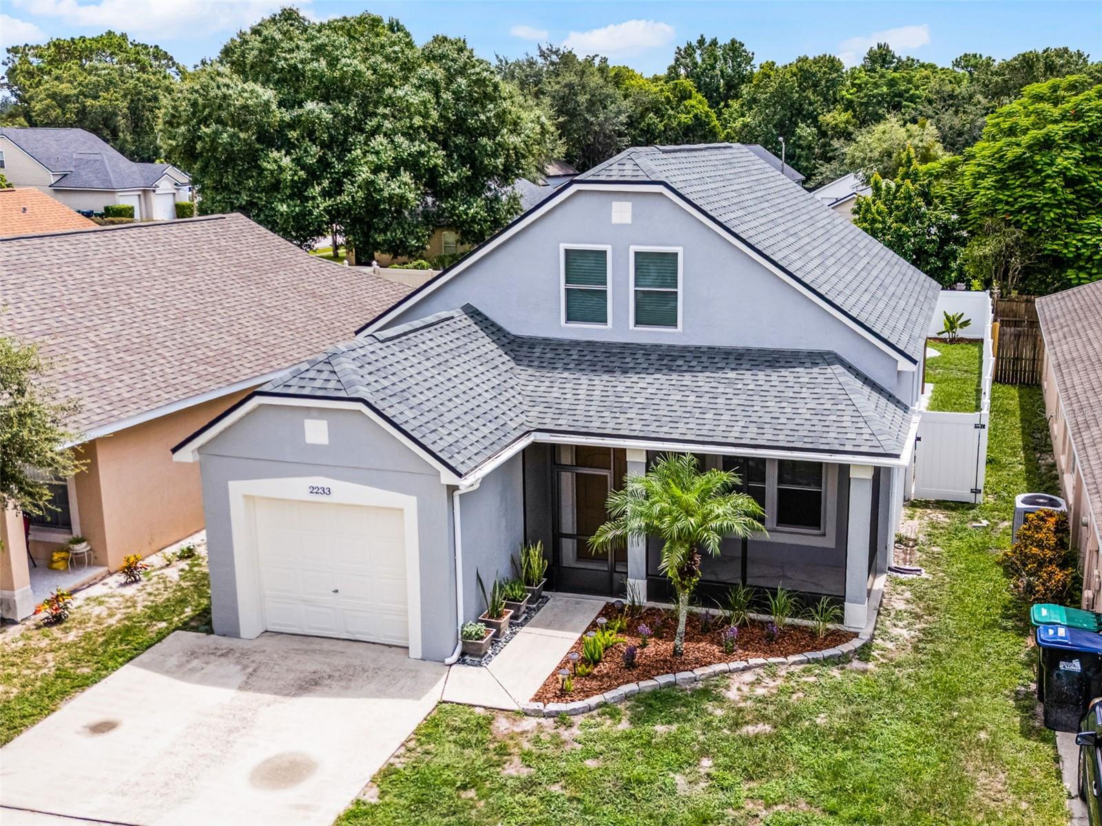 2233 WOODS EDGE CIR
