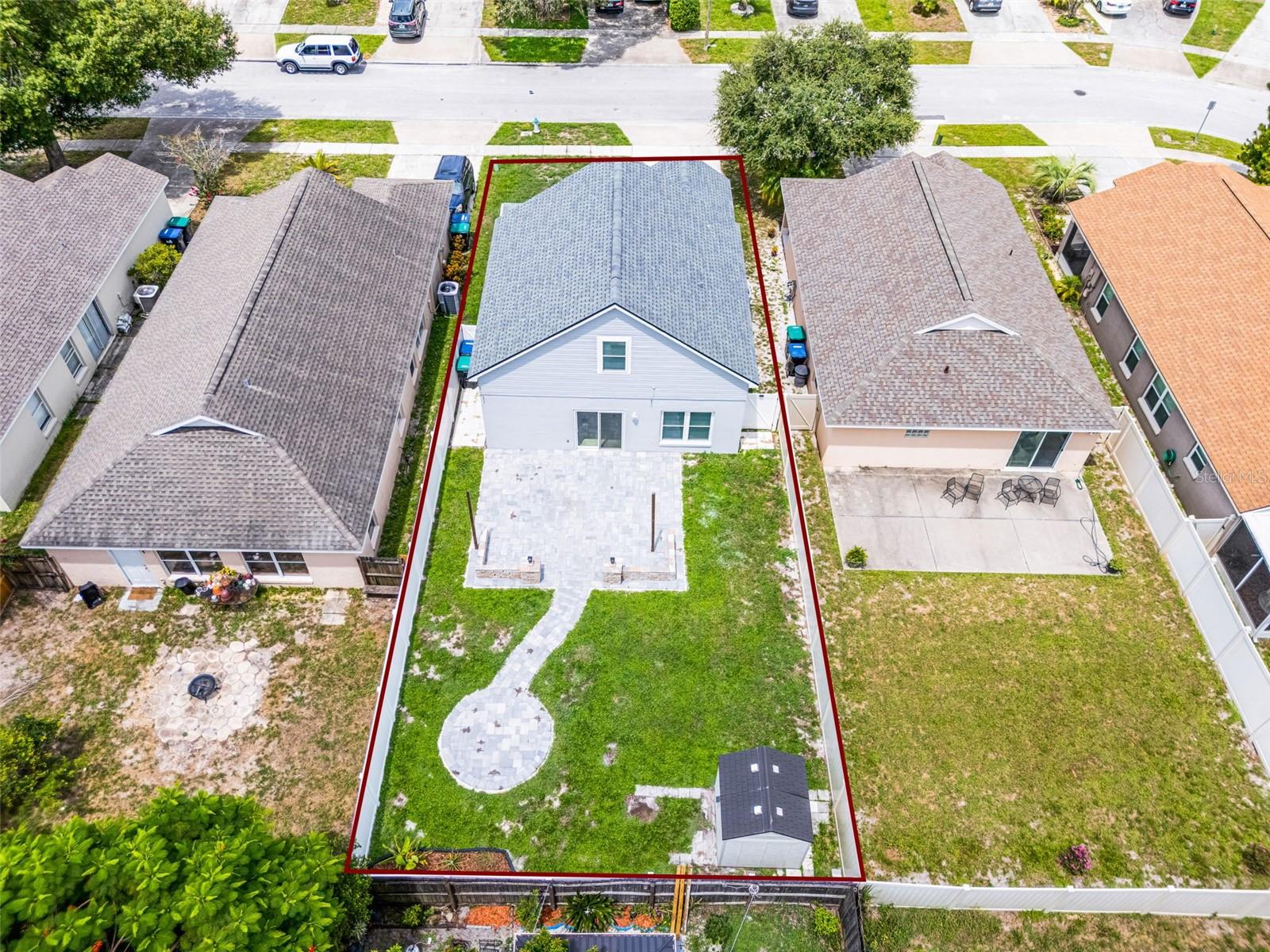 2233 WOODS EDGE CIR