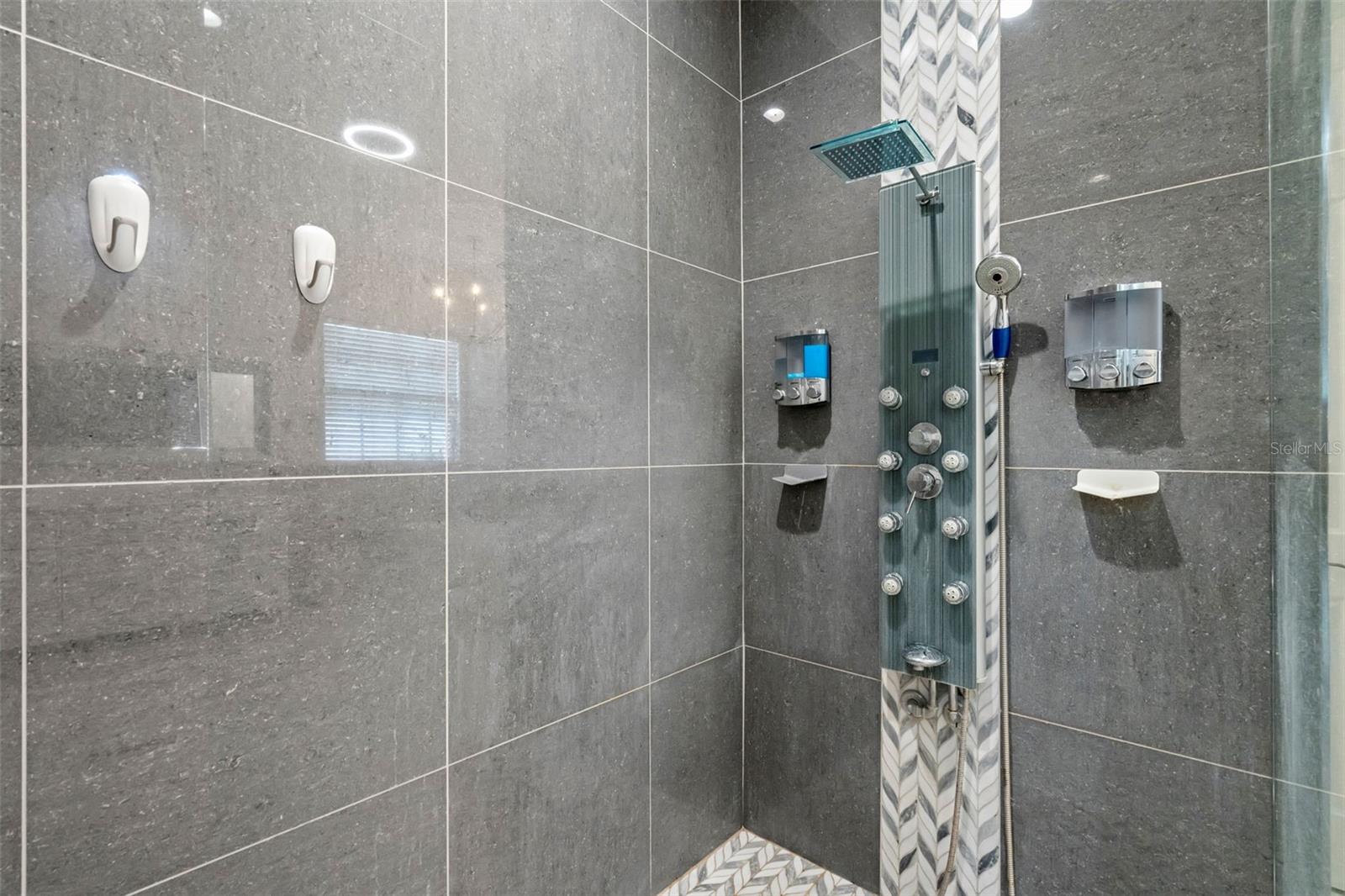 11524 CLAYMONT CIR