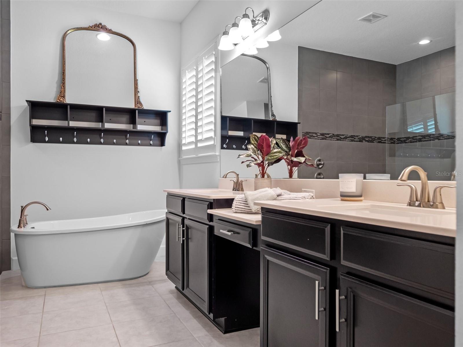 7519 MANDARIN GROVE WAY