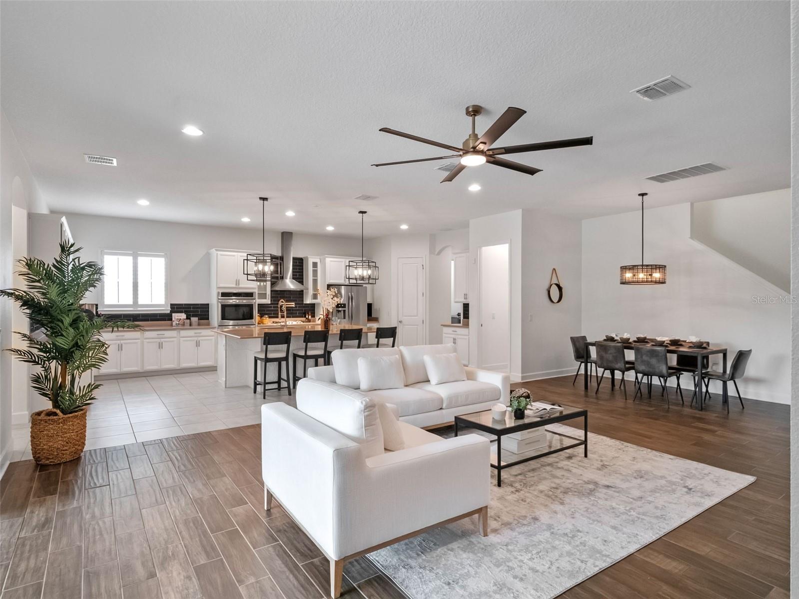 7519 MANDARIN GROVE WAY