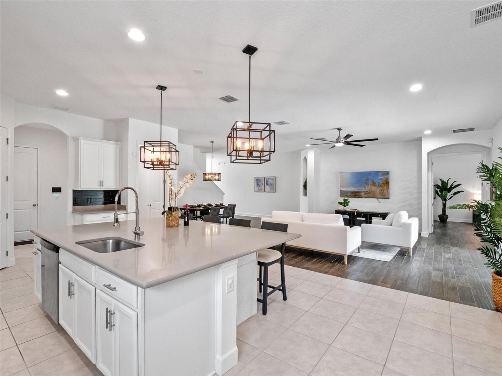 7519 MANDARIN GROVE WAY