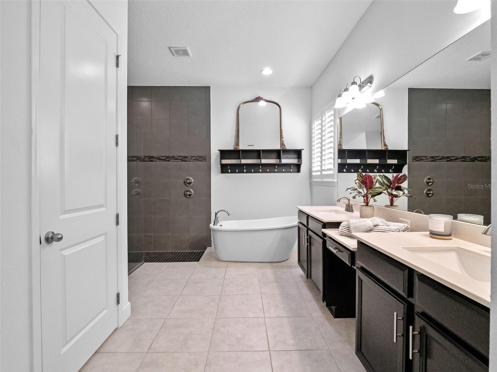 7519 MANDARIN GROVE WAY