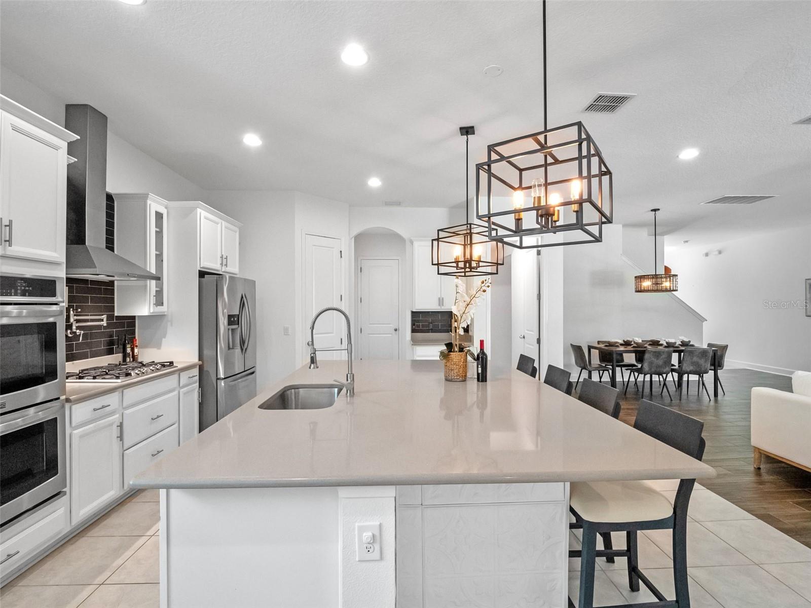 7519 MANDARIN GROVE WAY